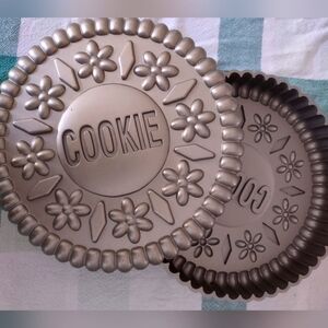 9" Cookie Cake Tin from Williams and Sonoma